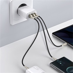 Baseus kompakt gyorstöltő, 2xUSB, USB-C, PD, 3A, 30 W (fehér)