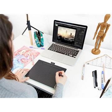 Wacom Intuos M digitalizáló tábla Black