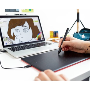 Wacom One Medium digitalizáló tábla Black/Red